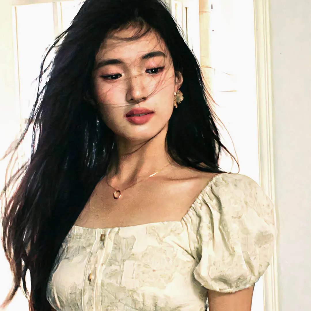 我想变成鸟,所以跳起来